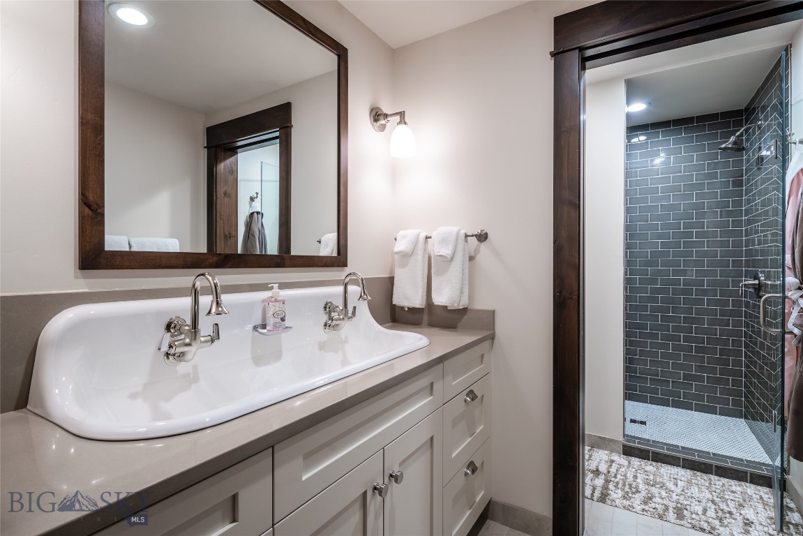 Lodgeside Condominium - Residential