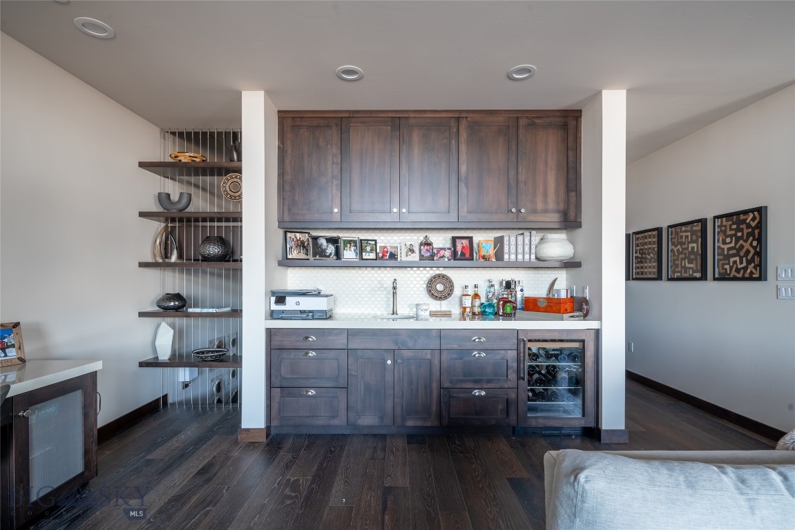 Lodgeside Condominium - Residential