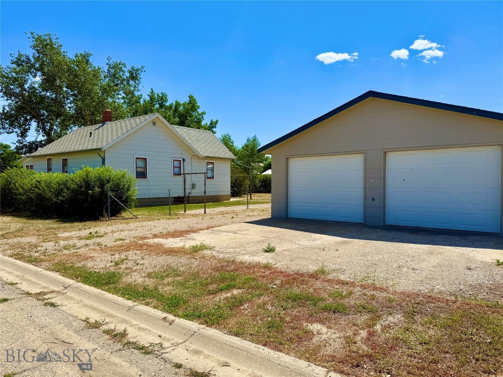 310 3rd Street E
