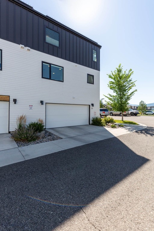 SR Block 3 Condo - Residential