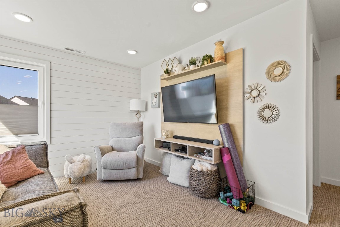 SR Block 3 Condo - Residential