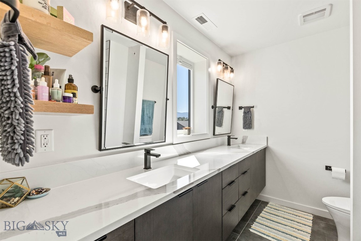 SR Block 3 Condo - Residential