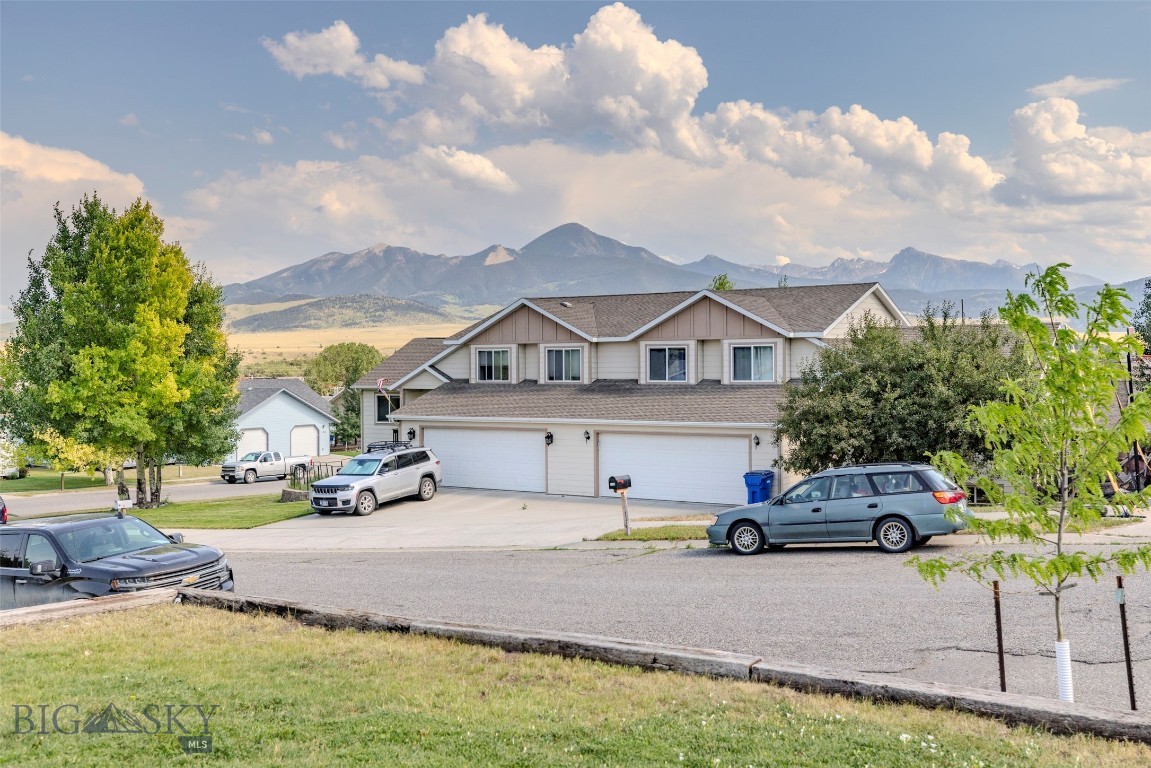 1305 Emigrant Lane