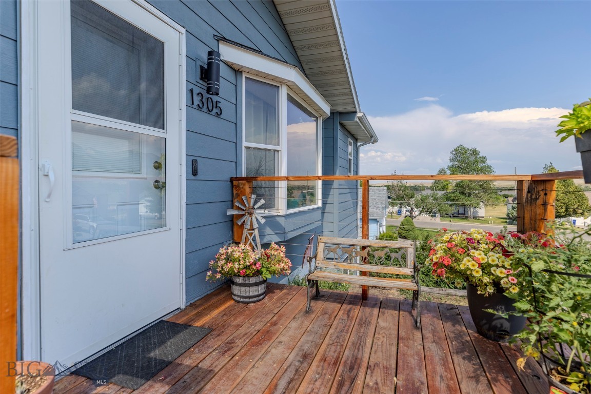 1305 Emigrant Lane