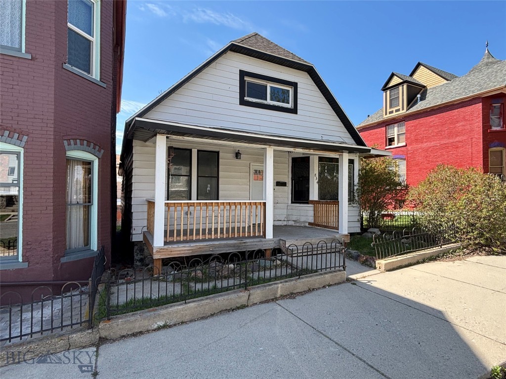 834 W Broadway W