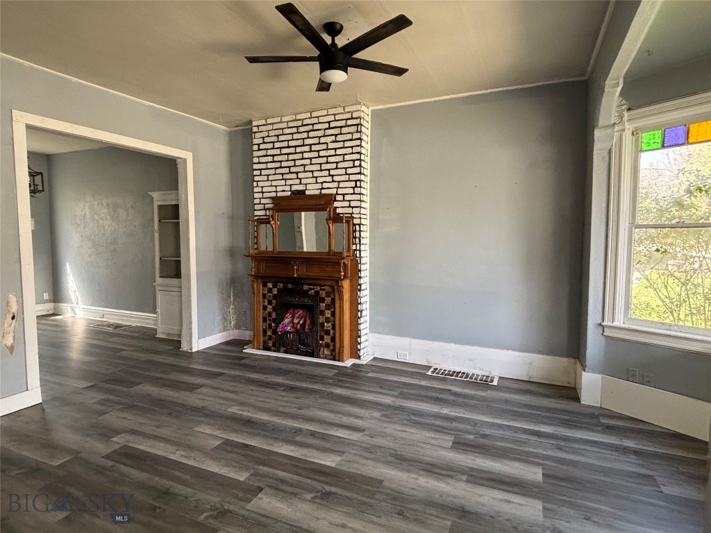 834 W Broadway W