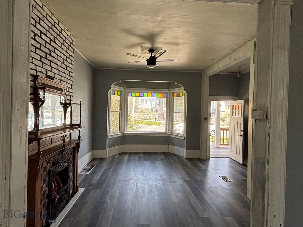 834 W Broadway W