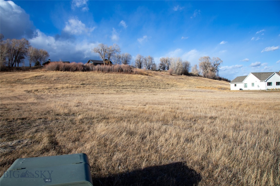 Sky View in Ennis - Land