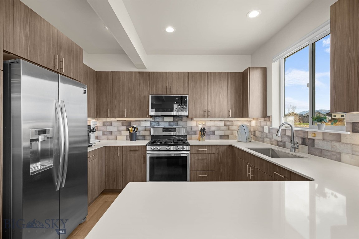 The Lakes at Valley West - Residential