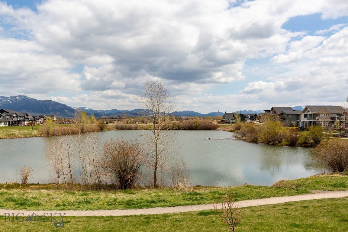 The Lakes at Valley West - Residential