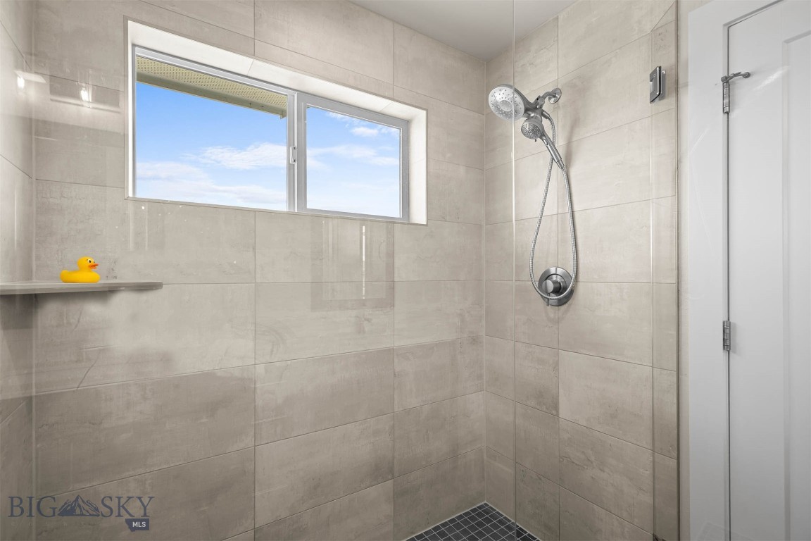 The Lakes at Valley West - Residential