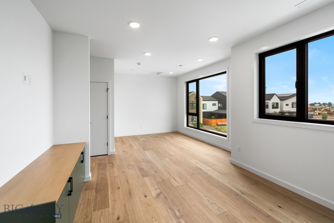 Bozeman, Montana 59718, United States, 5 Bedrooms Bedrooms, ,4 BathroomsBathrooms,Residential,Contingent,49766