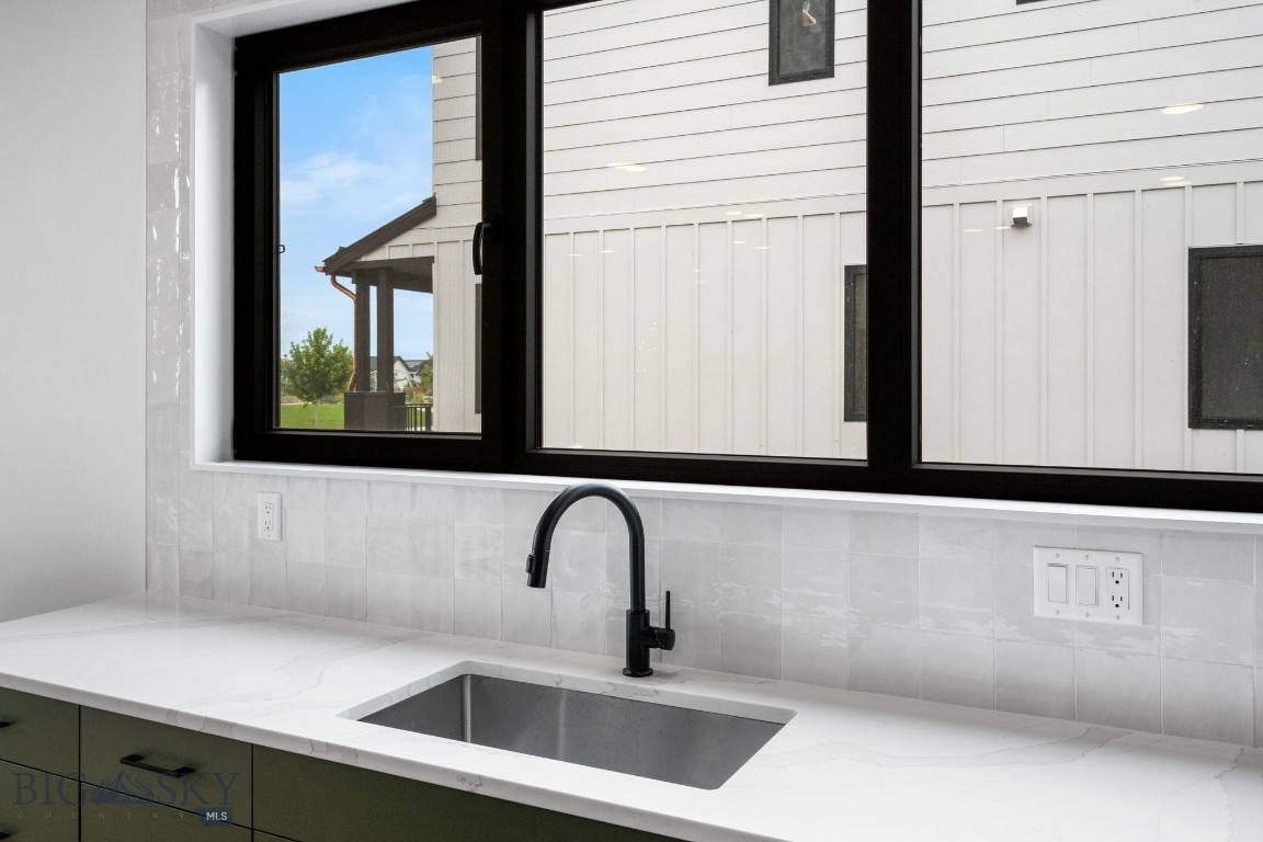 Bozeman, Montana 59718, United States, 5 Bedrooms Bedrooms, ,4 BathroomsBathrooms,Residential,Contingent,49766