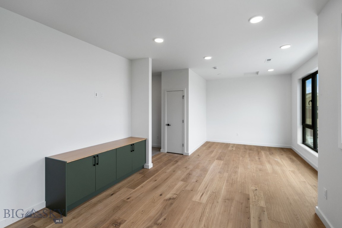 Bozeman, Montana 59718, United States, 5 Bedrooms Bedrooms, ,4 BathroomsBathrooms,Residential,Contingent,49766