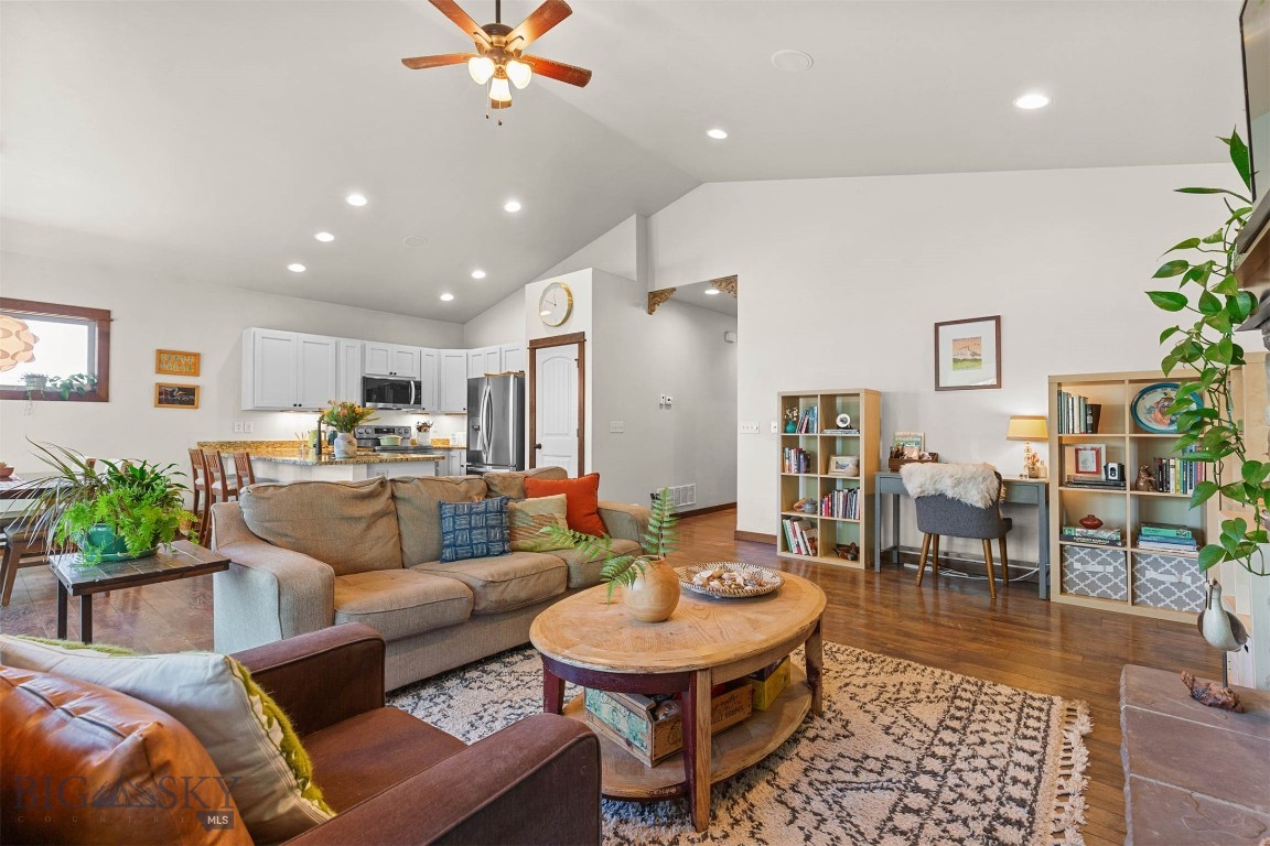 Oak Springs - Residential