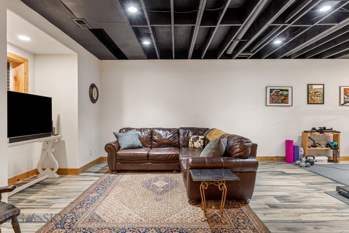 Holding Pen - Residential