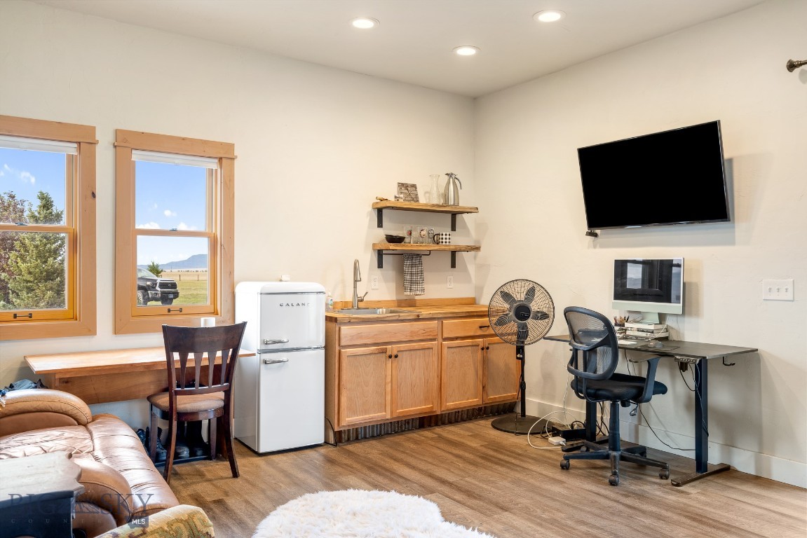 Holding Pen - Residential