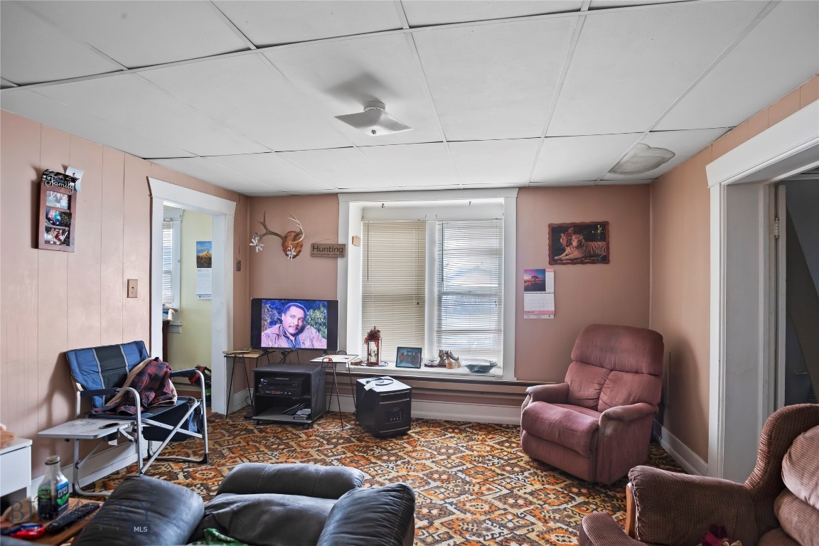 131 N Oak Street 1-6