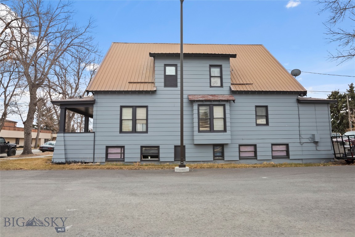 131 N Oak Street 1-6