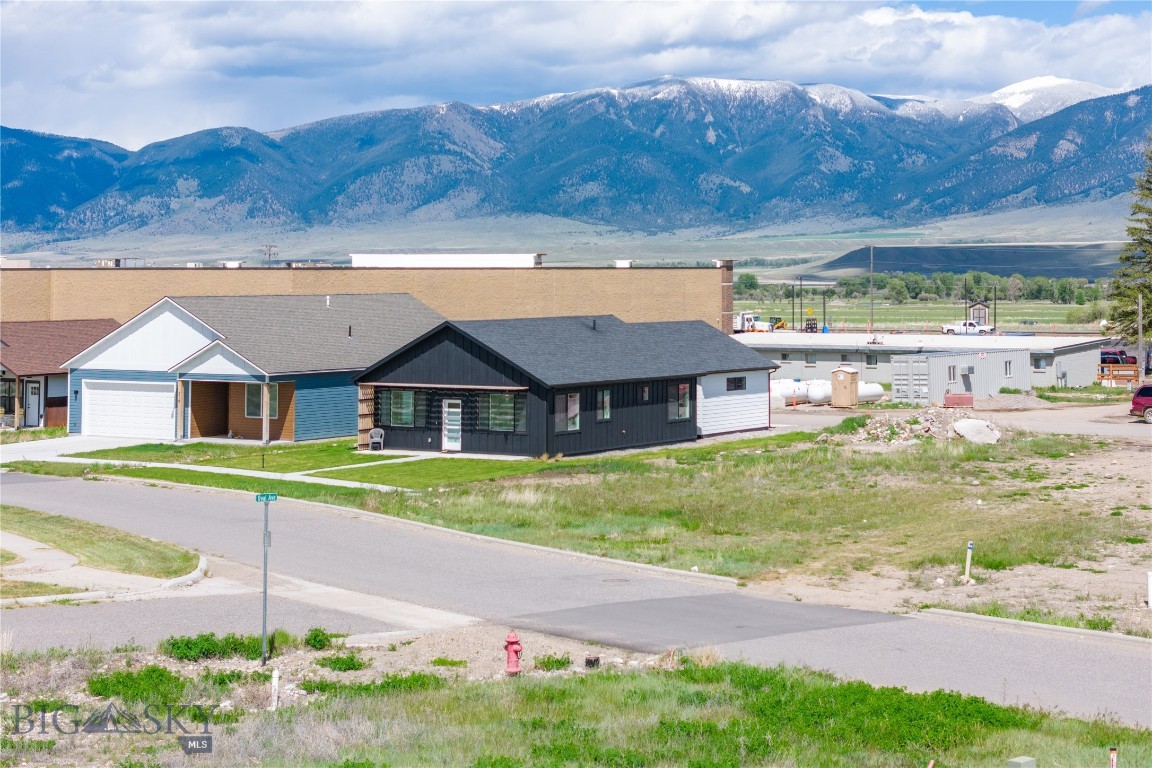 Ennis, Montana 59729, United States, 3 Bedrooms Bedrooms, ,2 BathroomsBathrooms,Residential,Active,54875