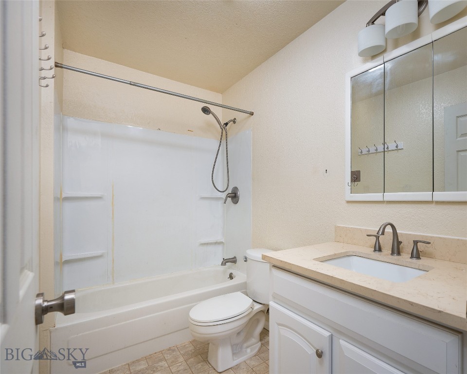 Belgrade, Montana 59714, United States, 4 Bedrooms Bedrooms, ,2 BathroomsBathrooms,Residential,Active,178169