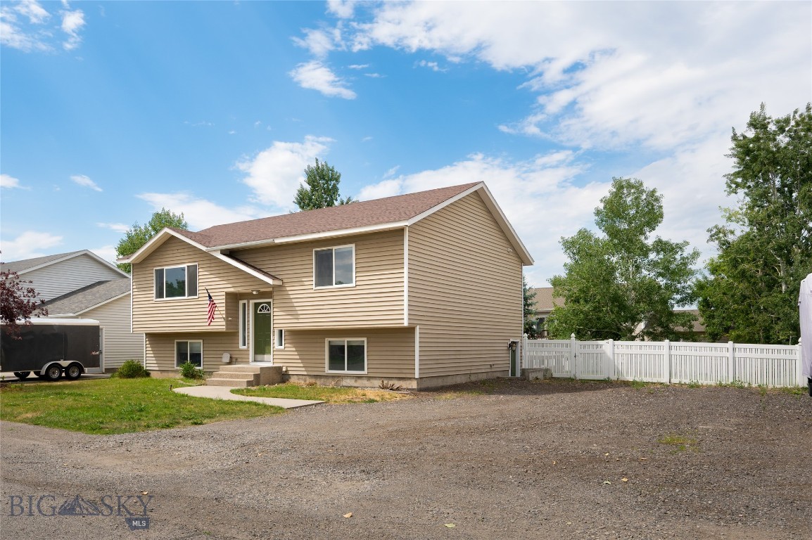 Belgrade, Montana 59714, United States, 4 Bedrooms Bedrooms, ,2 BathroomsBathrooms,Residential,Active,178169