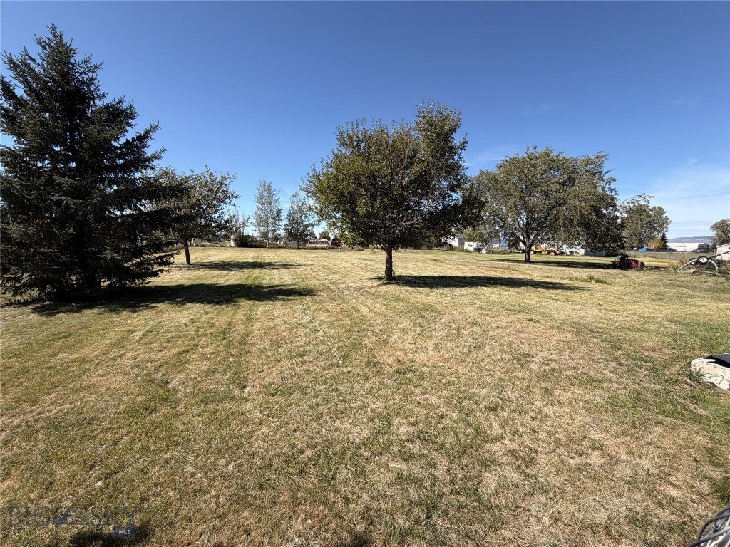 513 Hale-Bopp Avenue
