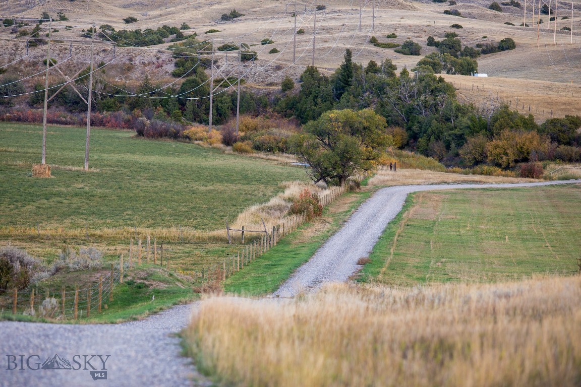 858 Lower Sweet Grass