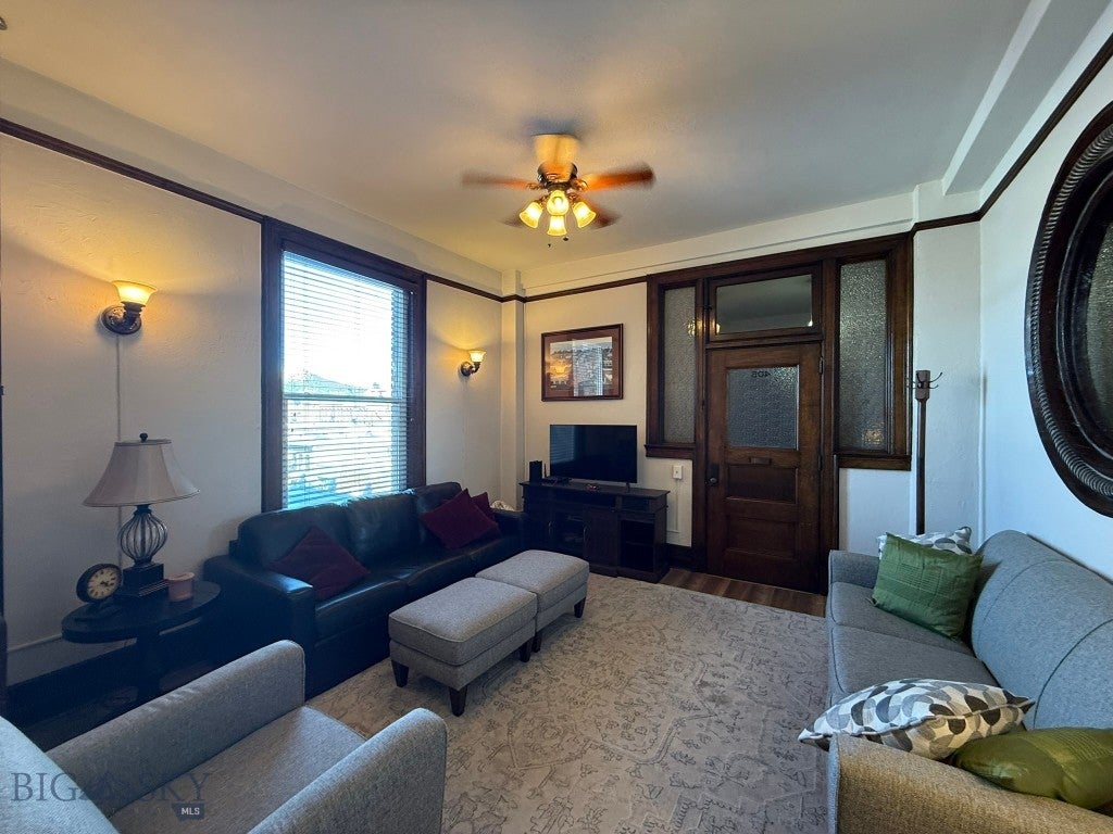 8 W Park Street 405