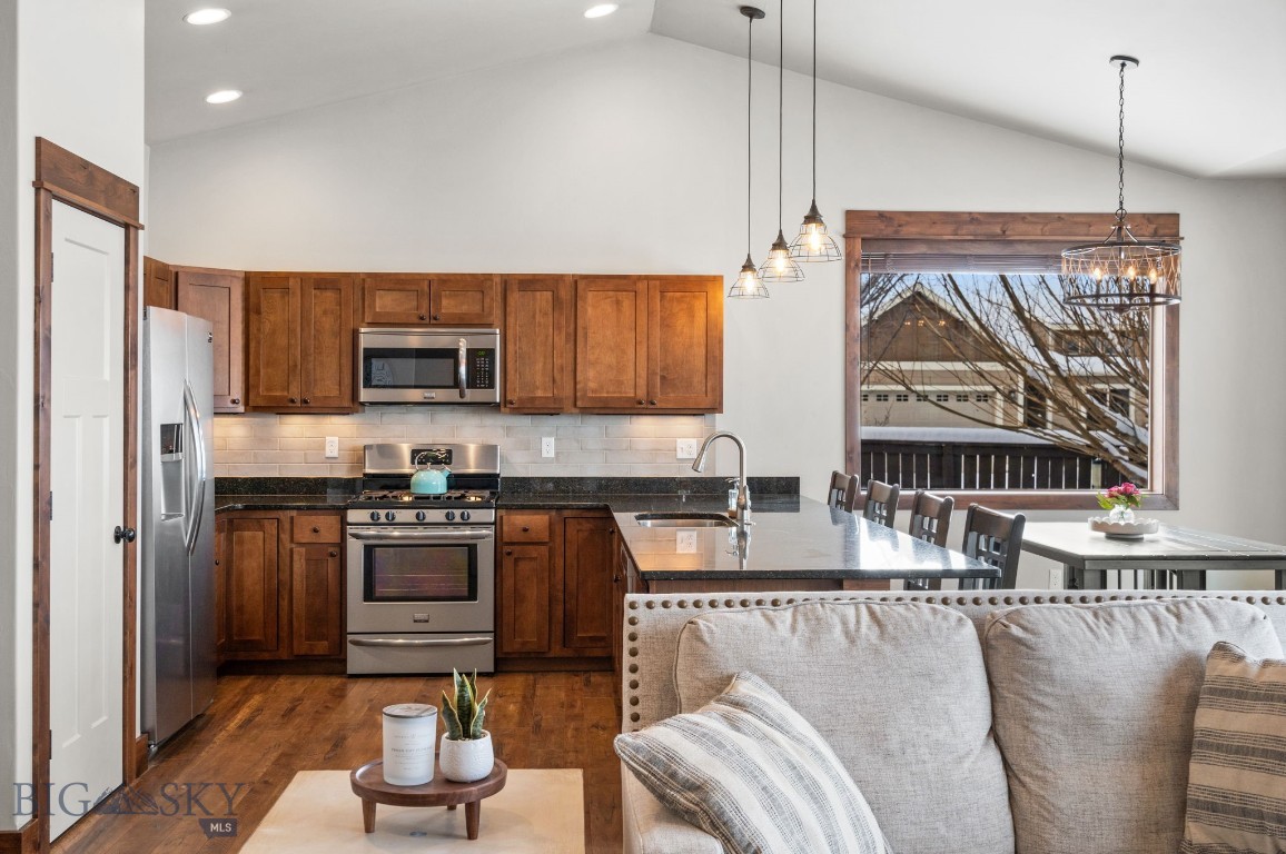 Bozeman, Montana 59718, United States, 4 Bedrooms Bedrooms, ,2 BathroomsBathrooms,Residential,Contingent,77529