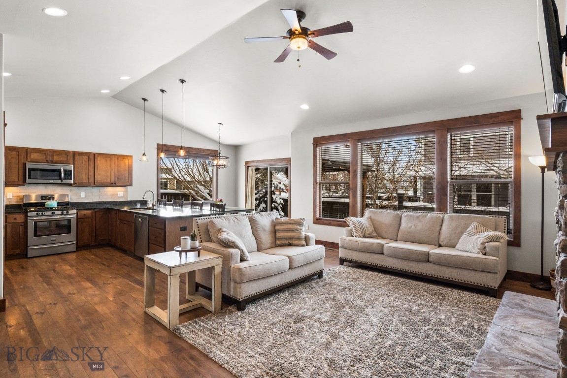 Bozeman, Montana 59718, United States, 4 Bedrooms Bedrooms, ,2 BathroomsBathrooms,Residential,Contingent,77529