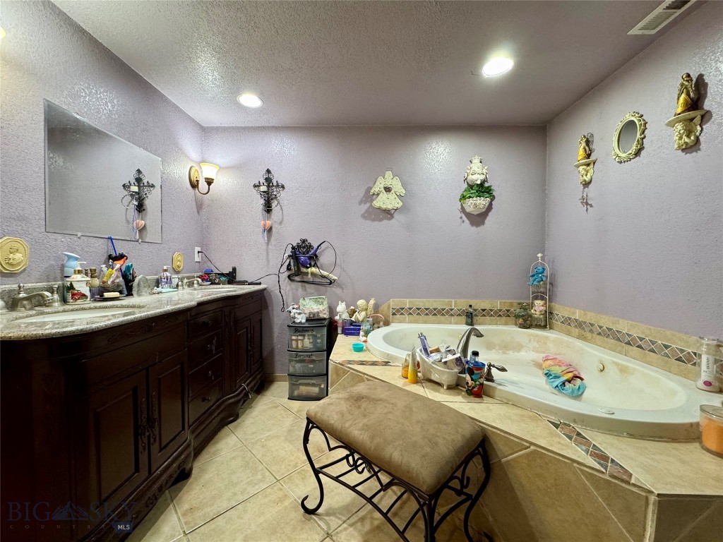 Montague - Residential