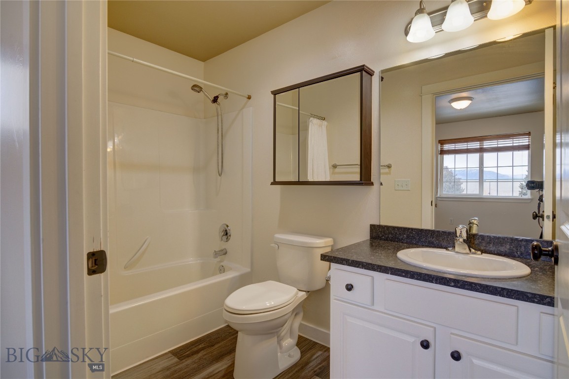 Baxter Springs Condo - Residential