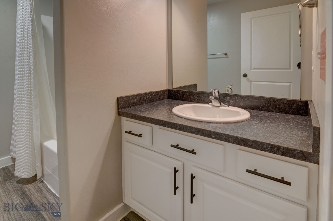 Baxter Springs Condo - Residential