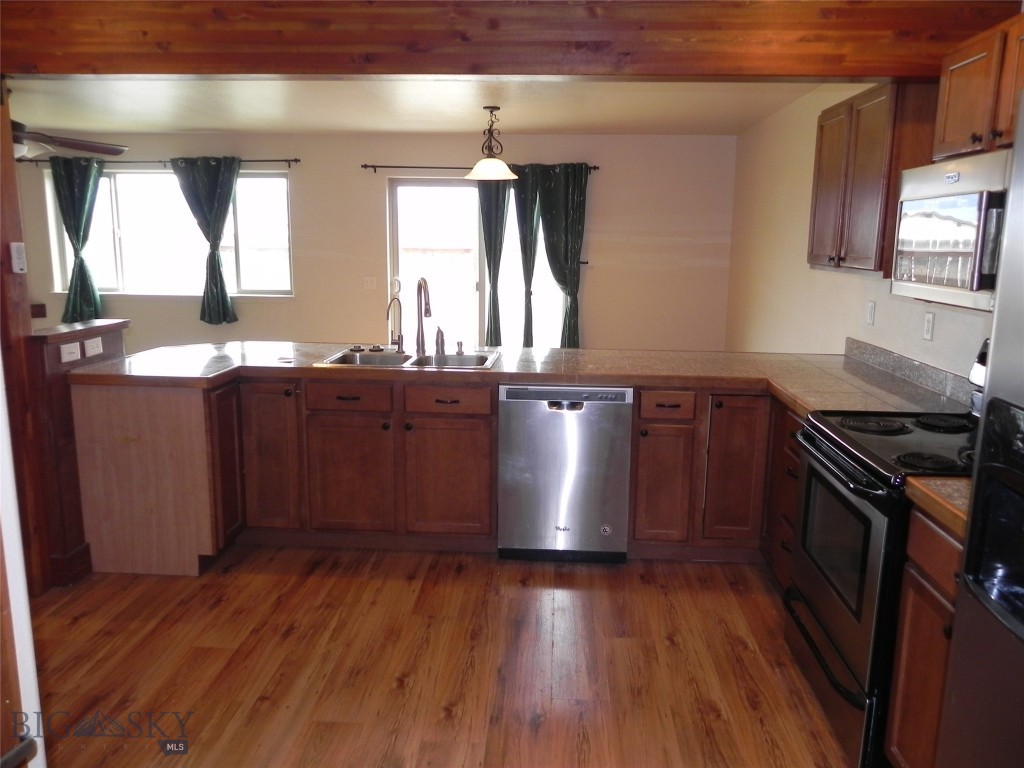 River Rock and Royal Village - Residential