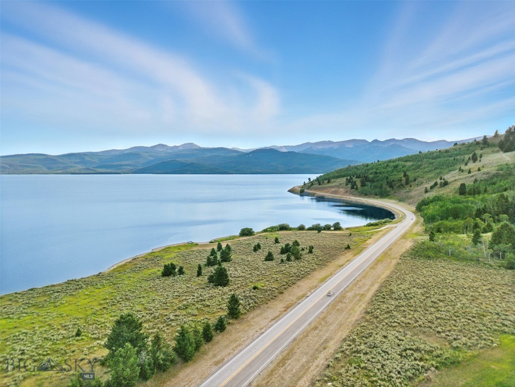 Yellowstone Holiday - Land
