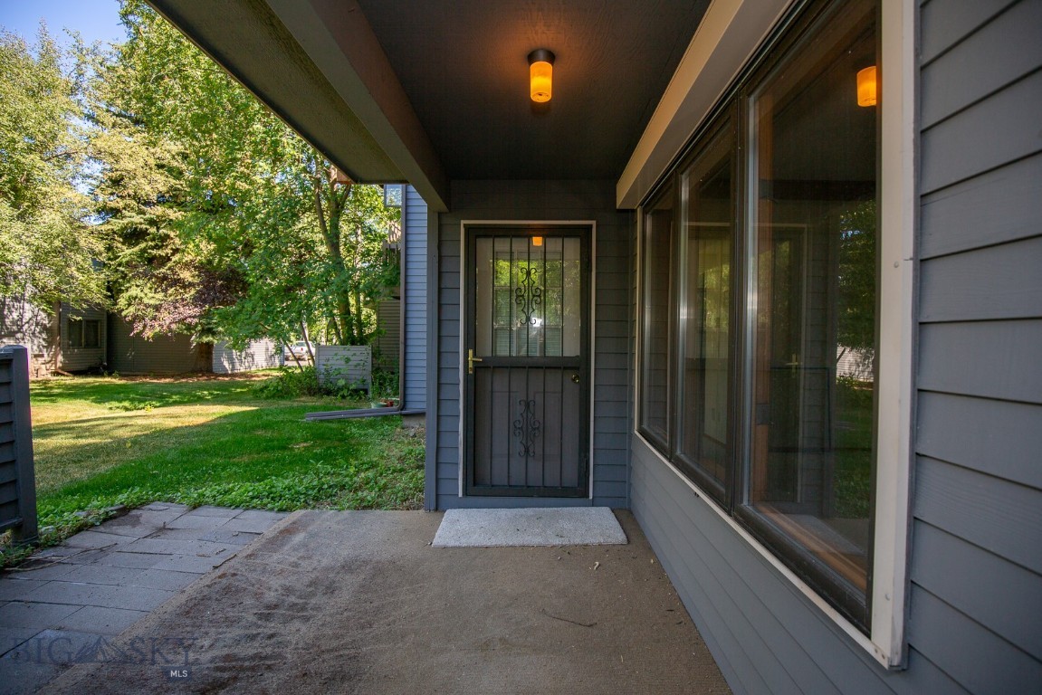 2200 W Dickerson 46