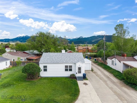 Photo of 1311 W Geyser Street, Livingston, MT 59047 (MLS # 411450)