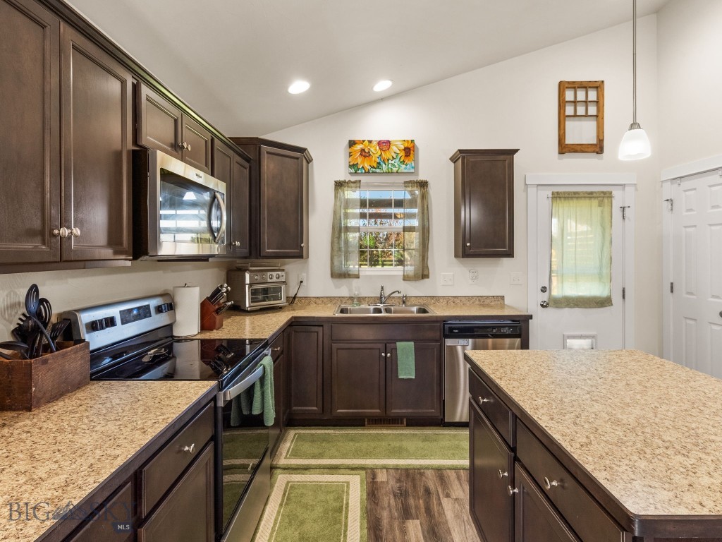 Belgrade, Montana 59714, United States, 4 Bedrooms Bedrooms, ,3 BathroomsBathrooms,Residential,Active,145974