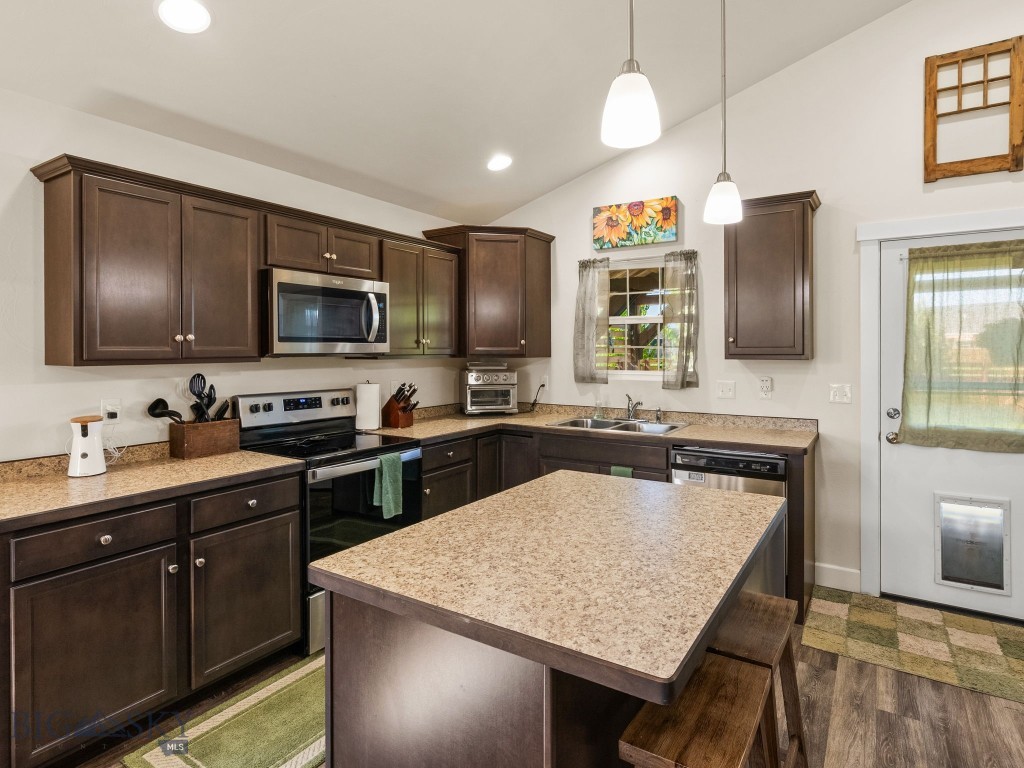 Belgrade, Montana 59714, United States, 4 Bedrooms Bedrooms, ,3 BathroomsBathrooms,Residential,Active,145974