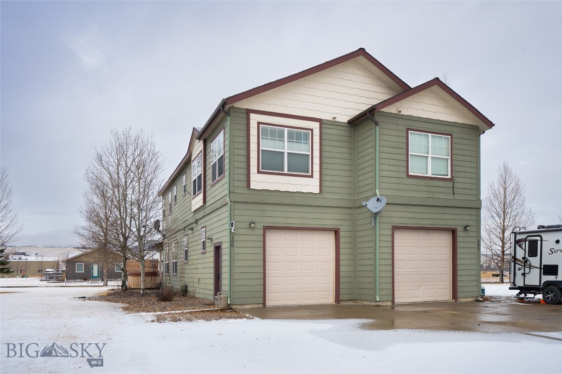 Ennis, Montana 59729, United States, 3 Bedrooms Bedrooms, ,3 BathroomsBathrooms,Residential,Contingent,65015