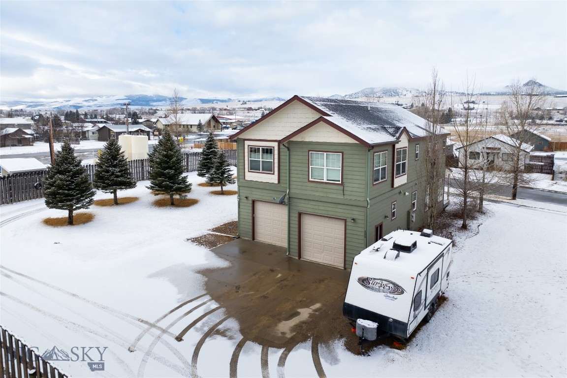 Ennis, Montana 59729, United States, 3 Bedrooms Bedrooms, ,3 BathroomsBathrooms,Residential,Contingent,65015