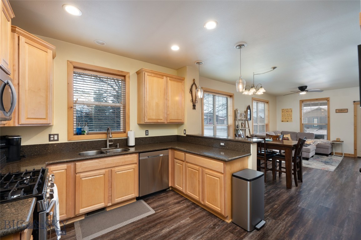 Ennis, Montana 59729, United States, 3 Bedrooms Bedrooms, ,3 BathroomsBathrooms,Residential,Contingent,65015