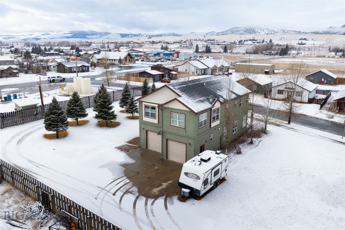 Ennis, Montana 59729, United States, 3 Bedrooms Bedrooms, ,3 BathroomsBathrooms,Residential,Contingent,65015