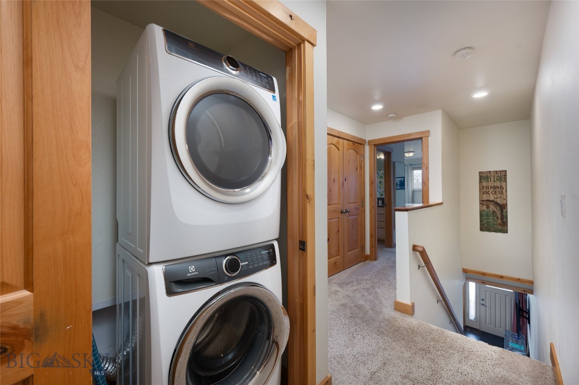 Ennis, Montana 59729, United States, 3 Bedrooms Bedrooms, ,3 BathroomsBathrooms,Residential,Contingent,65015