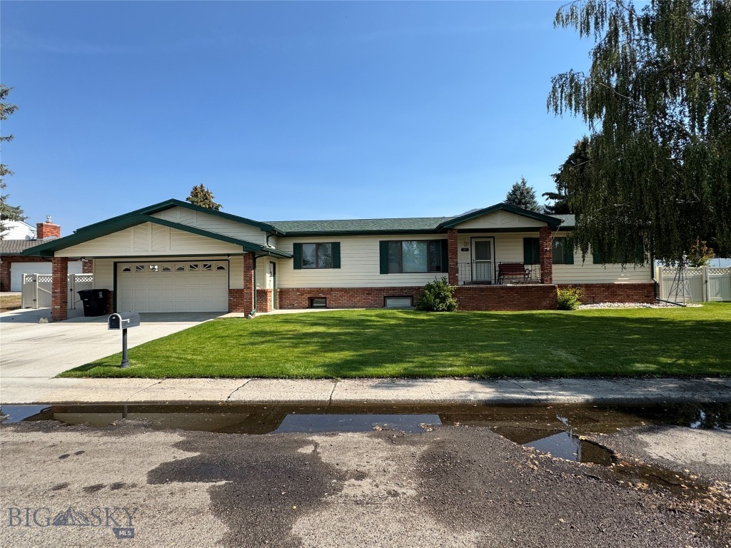 This spacious five-bedroom, three-bathroom home sits on an expansive 11,000+ square foot lot and offers a blend of modern updates and versatile living space. The beautifully updated kitchen features granite countertops, stainless steel appliances, and an inviting eat-in area perfect for casual dining. The main floor includes a convenient laundry area and provides direct access to the large backyard, which is pre-wired for a hot tub—ideal for relaxing or entertaining. The property also features off-street parking with ample space for an RV or trailer, and a ground sprinkler system to keep the yard lush and green.
Downstairs, the fully finished basement offers plenty of additional living space, perfect for a home gym, craft room, or media area. The primary suite includes a tastefully renovated en-suite bathroom complete with modern tile work and a luxurious walk-in shower.
Whether you're looking for room to grow or space to pursue your hobbies, this home has something for everyone.