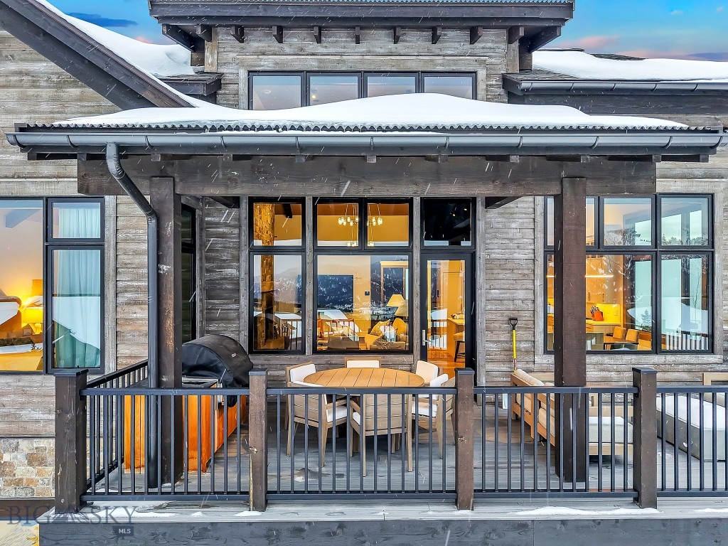 28 Pale Morning Spur