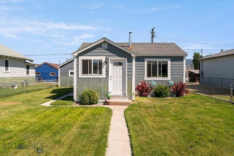 Photo of 1633 Dewey Boulevard, Butte, MT 59701 (MLS # 413040)