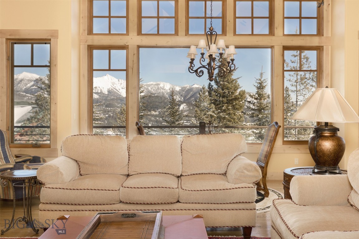 Diamond Hitch Of Ski Moonlight - Residential