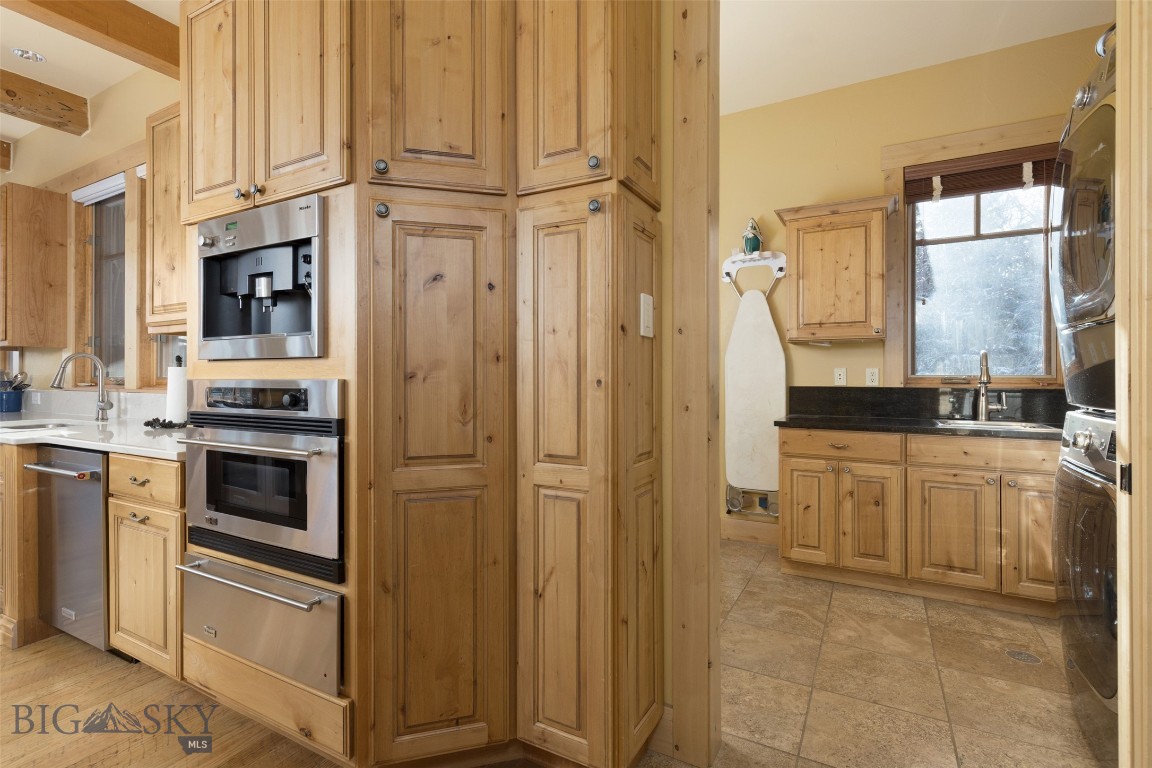 Diamond Hitch Of Ski Moonlight - Residential